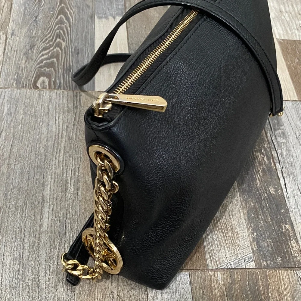 Leather Michael Kors Black Crossbody Bag with Gold Chain - Picture 3 of 16